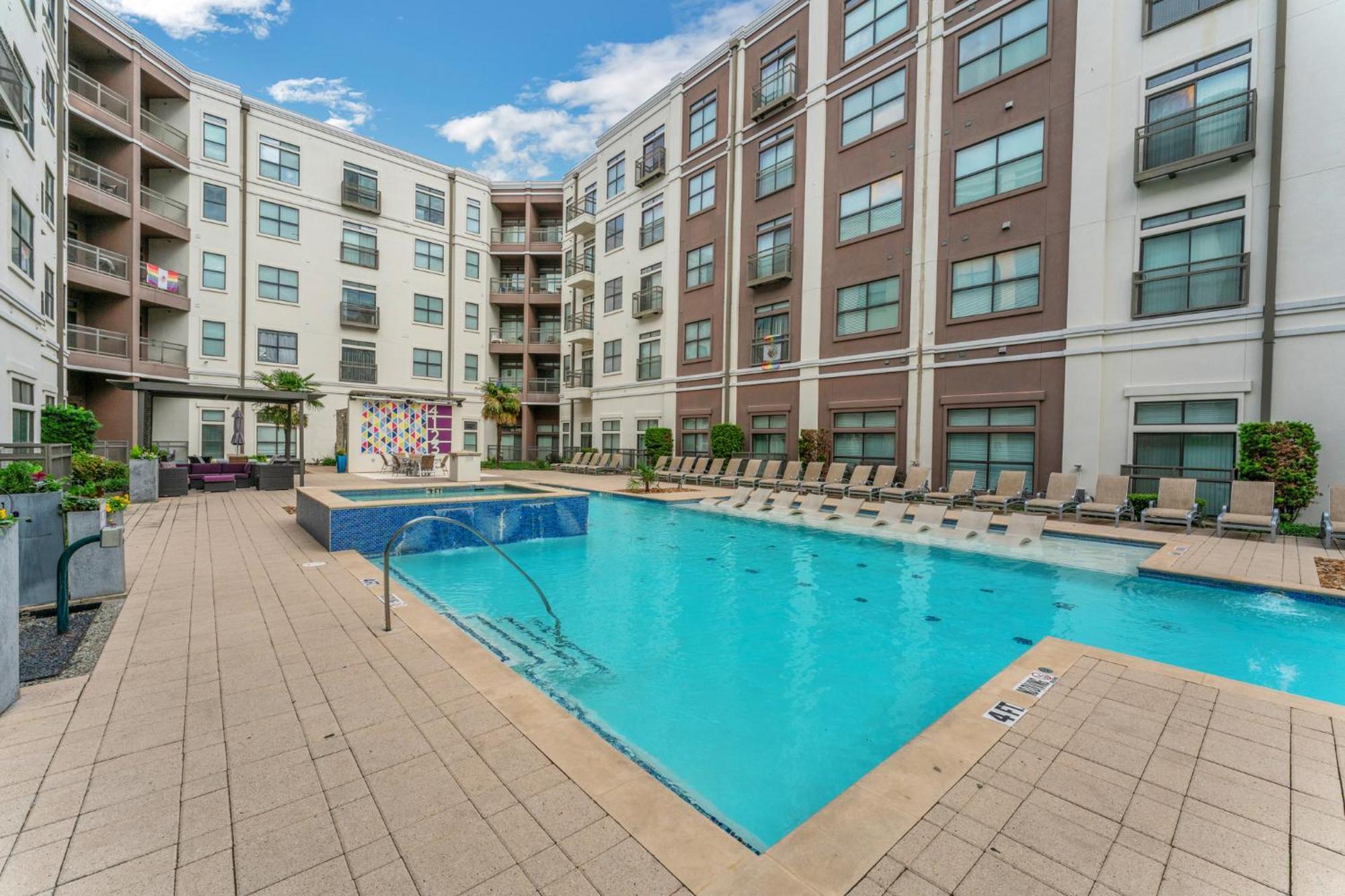 ダラスCs 4201 Uptown 1Br, Pool, Gym, Parkingアパートメント エクステリア 写真